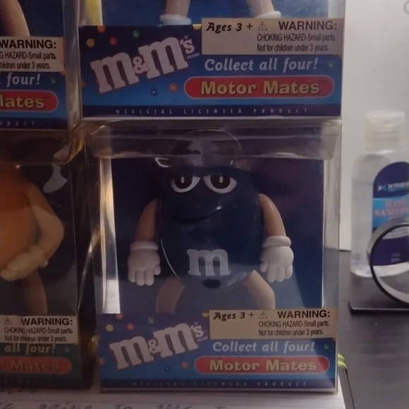 M&M'S Blue Motor Mate Figure 1/4 - Picture 4 of 4